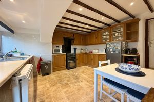 Kitchen/Breakfast Room- click for photo gallery
